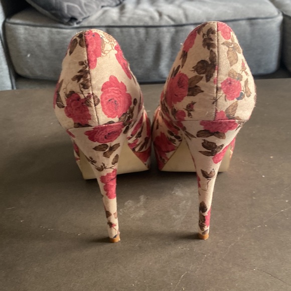 Kate & Mel Flower Heels size 10 - Picture 4 of 5
